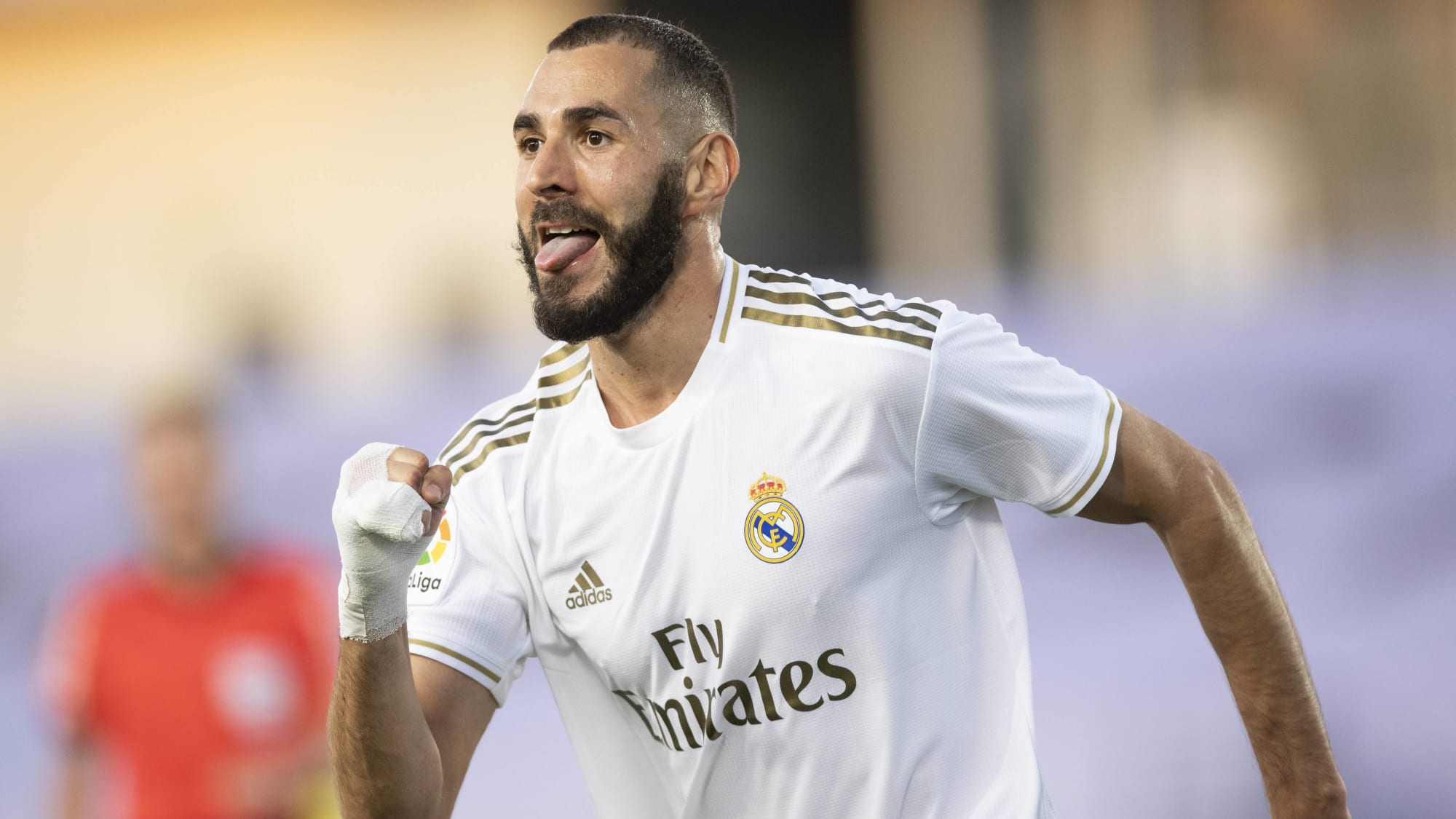 Duell auf Augenhöhe: Maestro Messi - Benzema vor Jubiläum ...