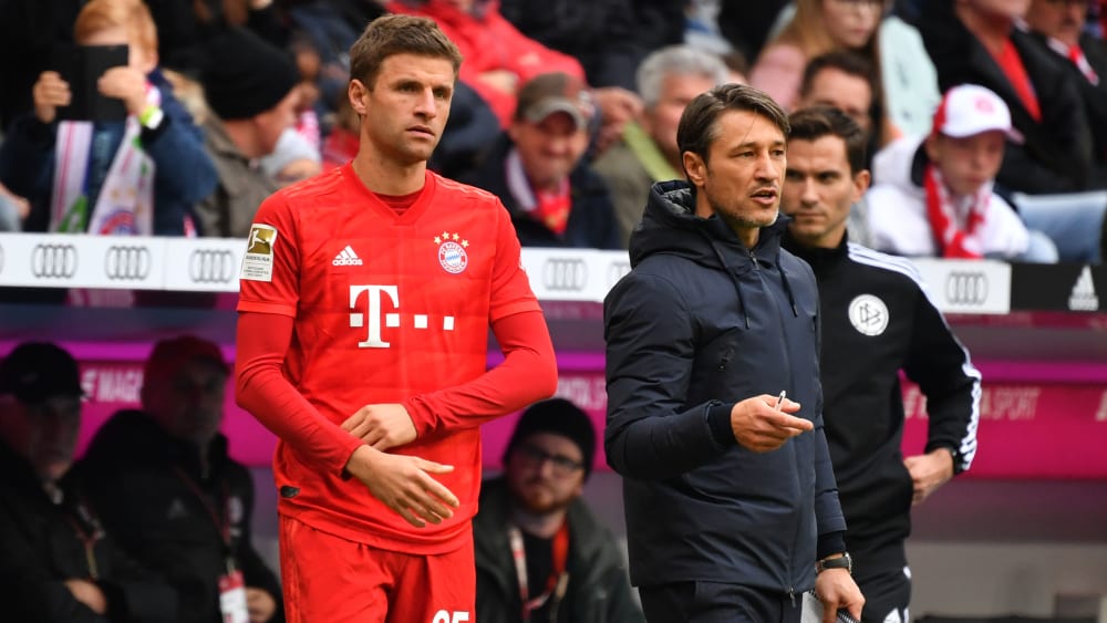 Thomas Müller, hier neben Niko Kovac kurz vor seiner Einwechslung gegen Hoffenheim