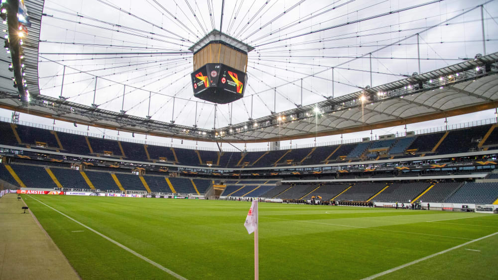Ins Frankfurter Stadion d&#252;rfen zu den ersten beiden Heimspielen je 6500 Zuschauer.