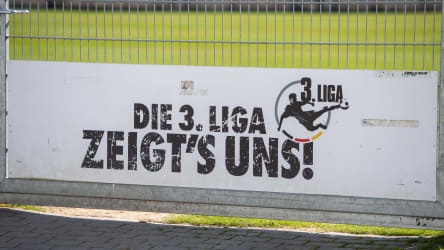 Geht bei einigen Klubs "das Licht aus"? Die überraschende Erhöhung der VBG-Beiträge besorgt DFB-Schatzmeister Dr. Stephan Osnabrügge.