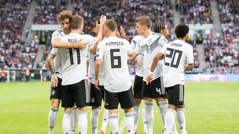 Die deutsche Nationalelf jubelt gegen Estland