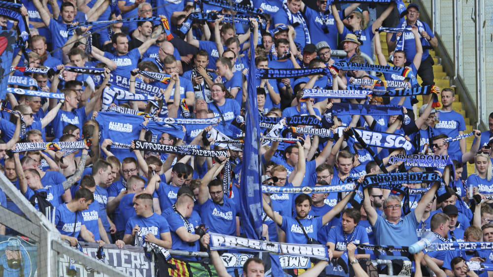 Fans des FC Paderborn.