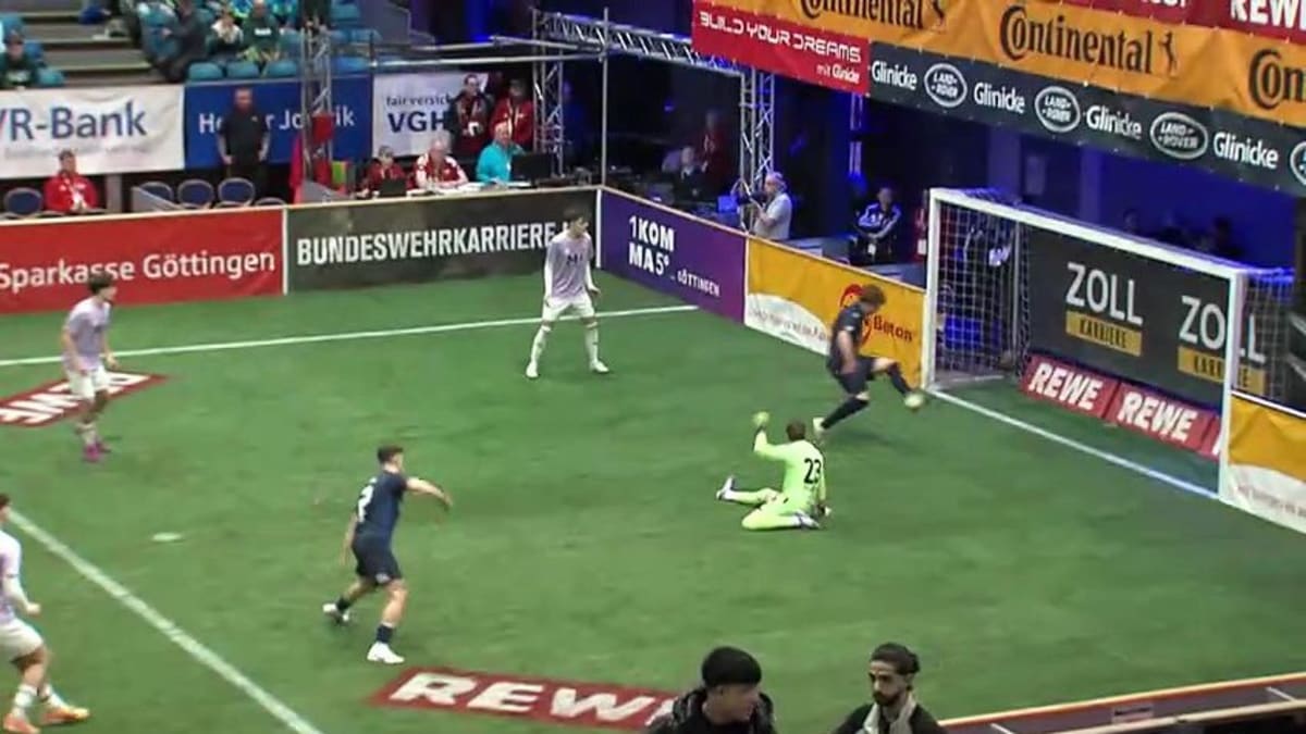 Inklusive-Torwart-Tor-Die-Highlights-von-Tag-2-beim-REWE-Juniorcup