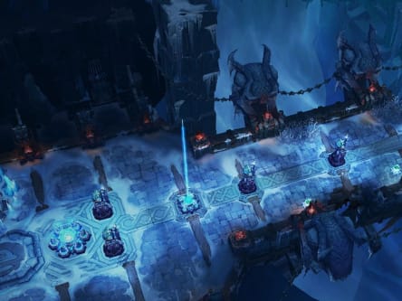 Bei LoL spielt man im Zufalls-Modus auf der ARAM Map, die aus einer einzelnen Lane besteht