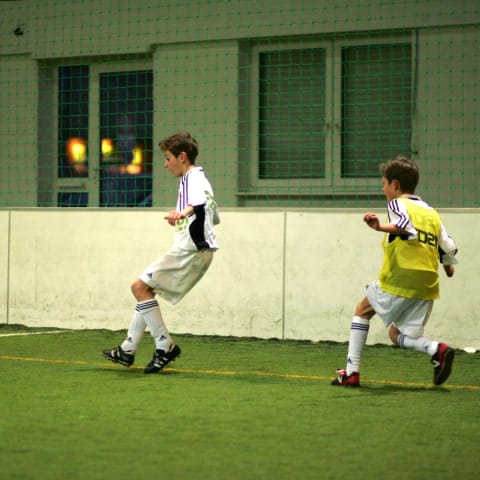 Bei vielen Kindern und Jugendlichen steht der Fußball immer im Mittelpunkt