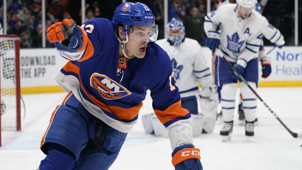 Islanders-Stürmer Mathew Barzal beim Torjubel