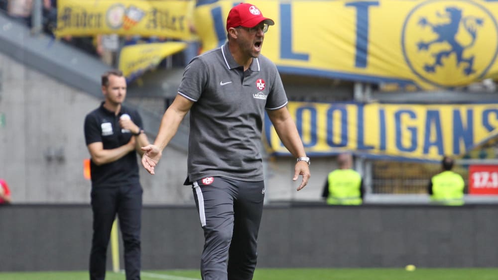 Unzufrieden: Kaiserslauterns Coach Sascha Hildmann nach dem 0:3 gegen Braunschweig.