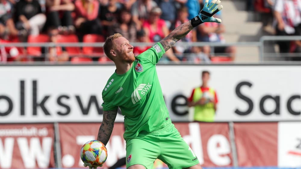 Hält schon lange die Null: Uerdingens Keeper Lukas Königshofer.