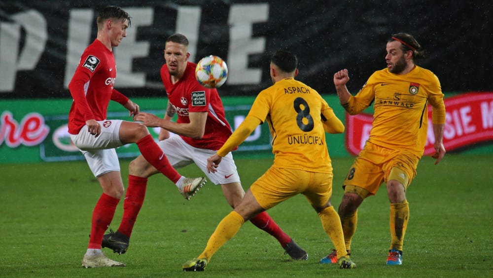 Umkämpftes Duell auf dem Betzenberg: Kaiserslautern und Großaspach trennen sich am Ende 0:0.