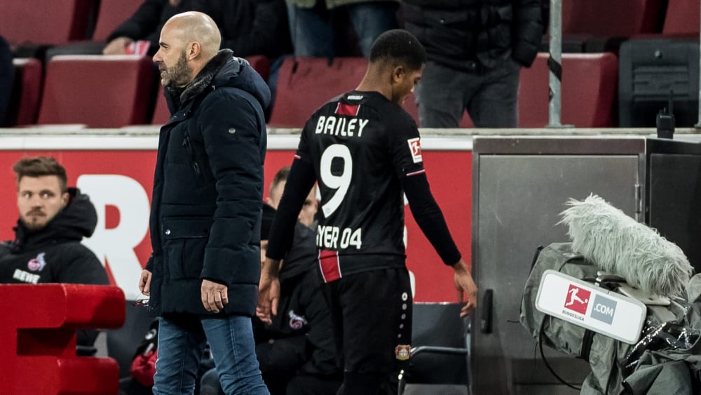 Abgang nach Aussetzer: Leon Bailey nach seiner Roten Karte in Köln.