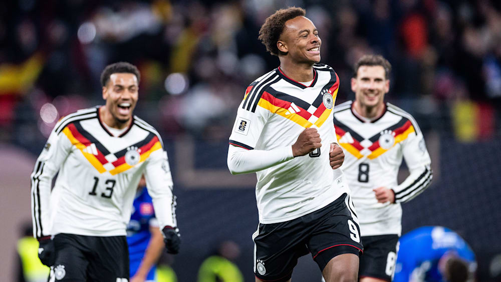 WM-Splitter: DFB-Team im Quartier angekommen - Buschbrand na