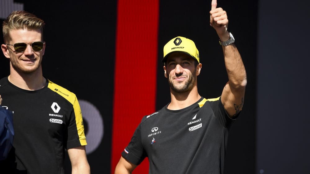 Daniel Ricciardo (re., mit Nico Hülkenberg)