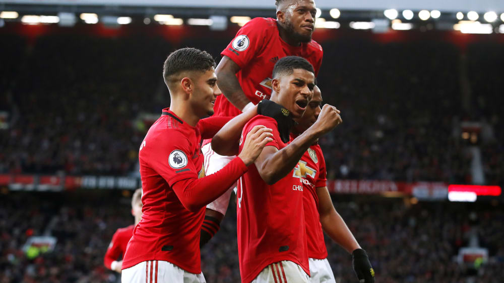 Marcus Rashford (vorne rechts) lässt sich feiern