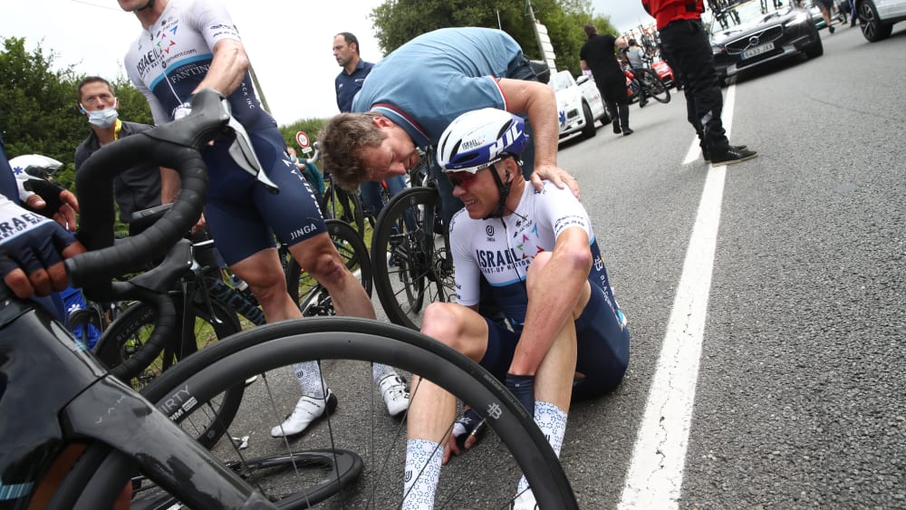 Froome im Krankenhaus - Rippenbrüche und Pneumothorax bei ...