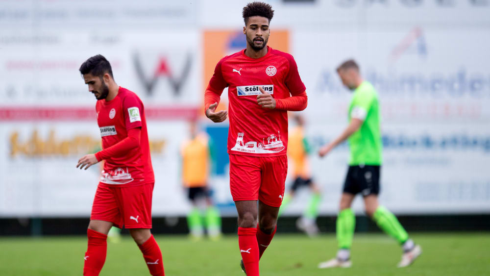 Jeffrey Obst (mitte) lief in der Hinrunde noch für die SG Wattenscheid 09 auf.