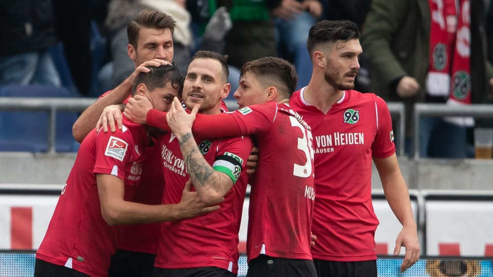 Hannover durfte endlich den ersten Heimsieg bejubeln.