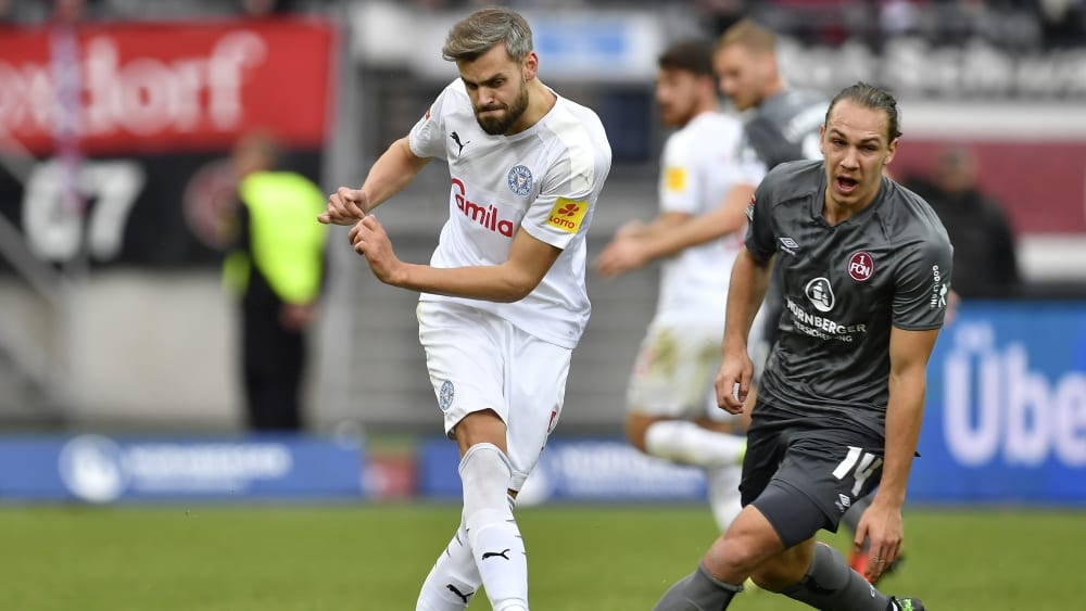 Kiels Stefan Thesker gleicht spät zum 2:2 in Nürnberg aus