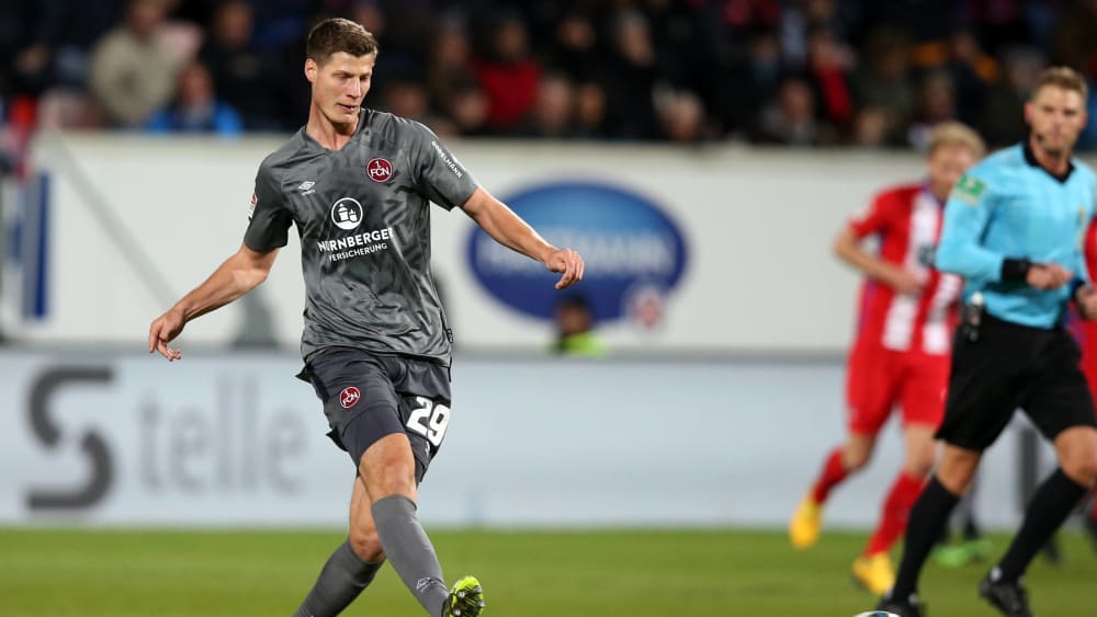 Patrick Erras gab beim 2:2 des Clubs in Heidenheim sein Startelfdebüt unter Jens Keller.