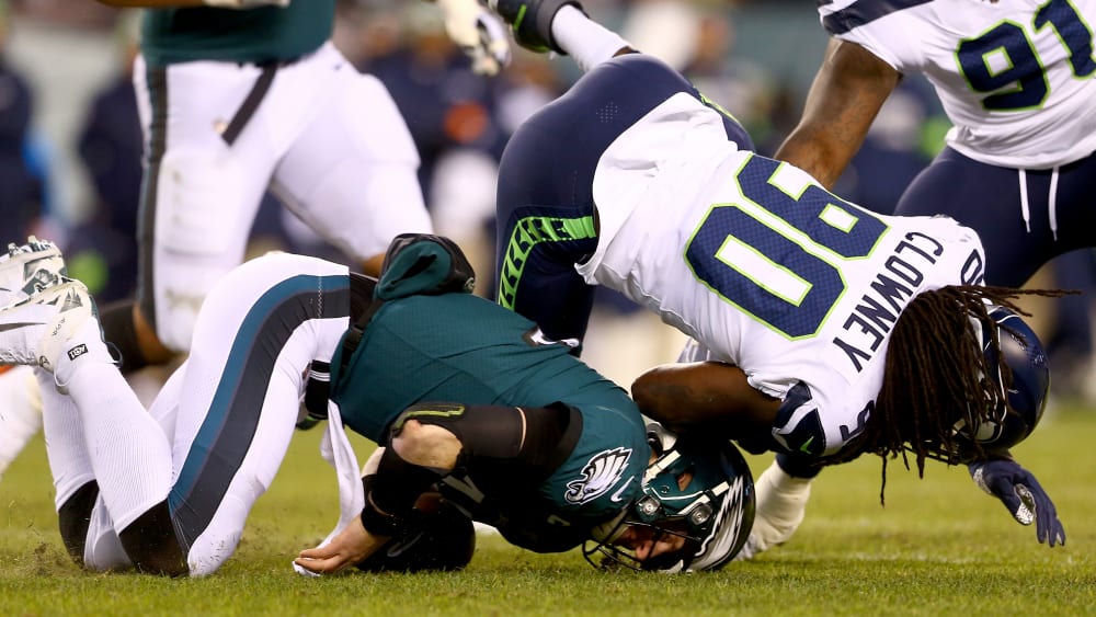 Jadeveon Clowney gegen Carson Wentz