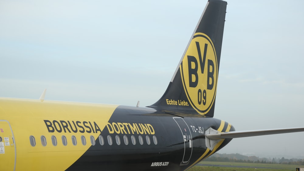 Coronavirus Stoppt Den Bvb Es Macht Keinen Sinn Zu Fliegen Kicker
