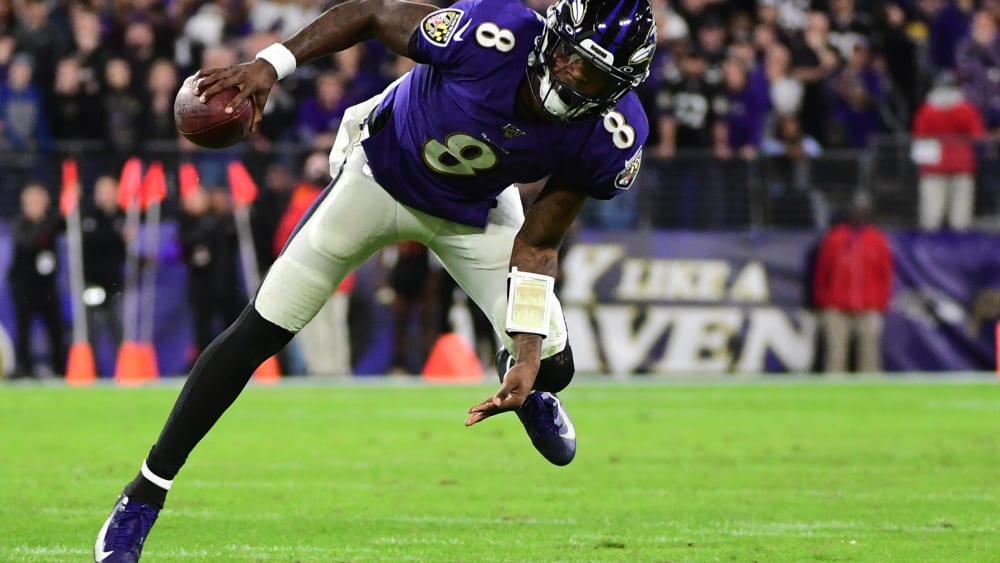 Lamar Jackson ist Quarterback der Baltimore Ravens.