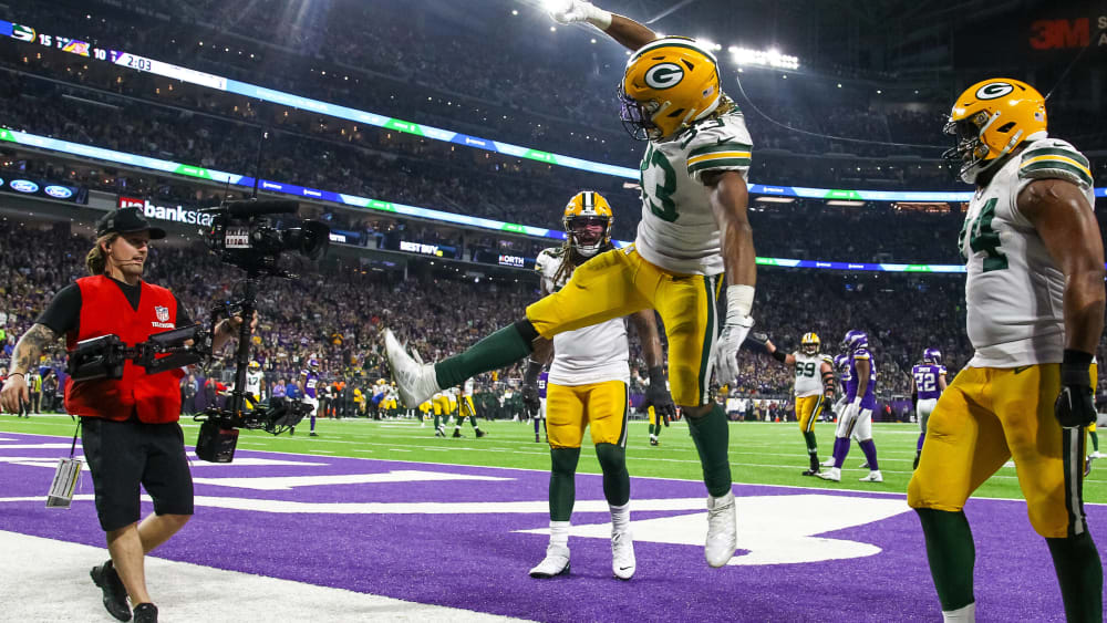 Nur von Kameras einzufangen: Aaron Jones zelebriert einen seiner zwei Touchdowns.