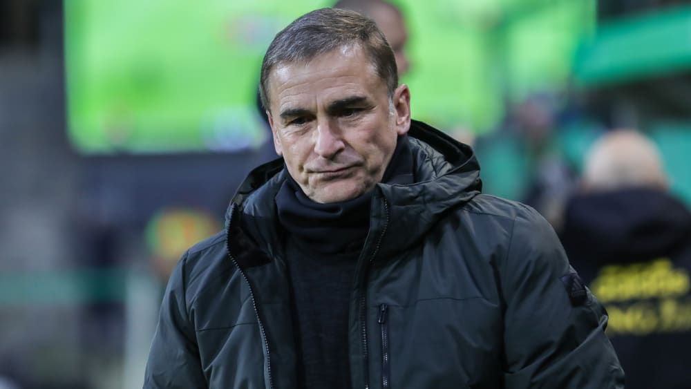 Blickt betrüblich drein, ist es aber nicht: U-21-Trainer Stefan Kuntz.