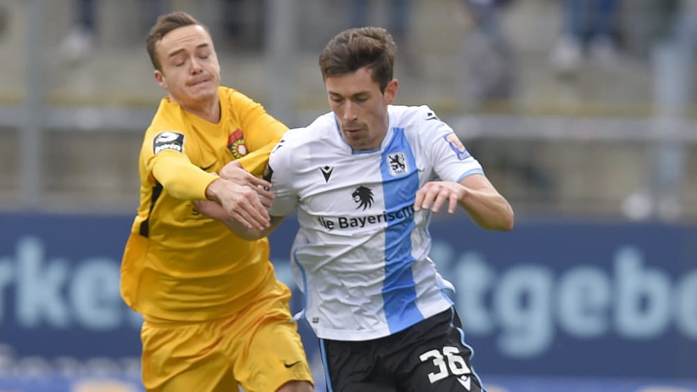 Großaspachs Sebastian Bösel und Münchens Phillipp Steinhart im Duell