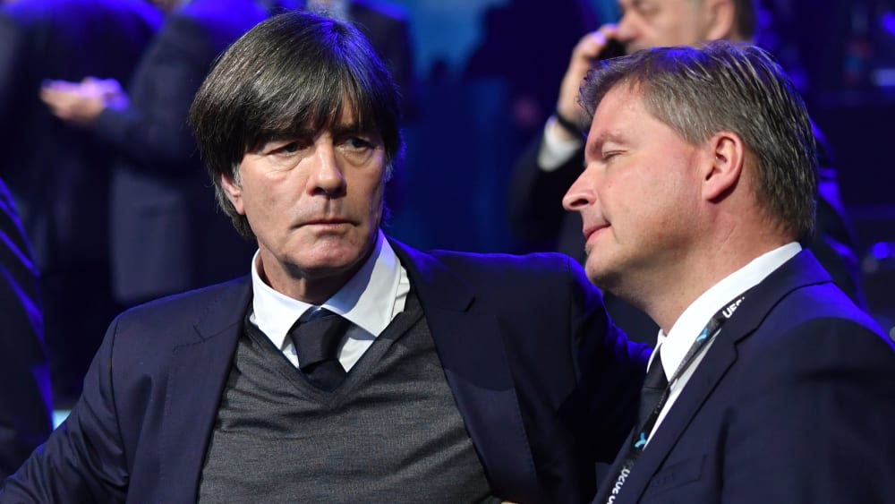 Sichtlich angespannt: Bundestrainer Joachim Löw