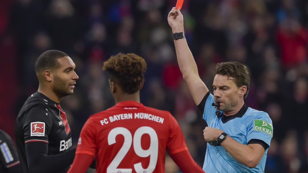 Jonathan Tah sieht in München Rot