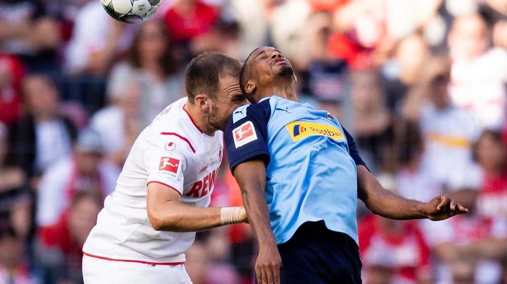 Duell aus dem Hinspiel: Rafael Czichos (l.) gegen Alassane Plea.