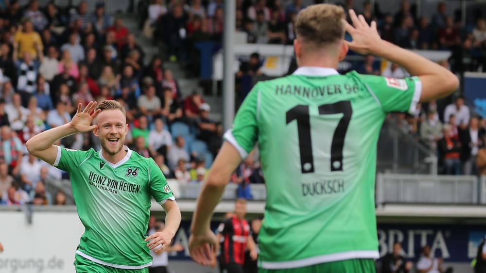 Cedric Teuchert und Marvin Ducksch
