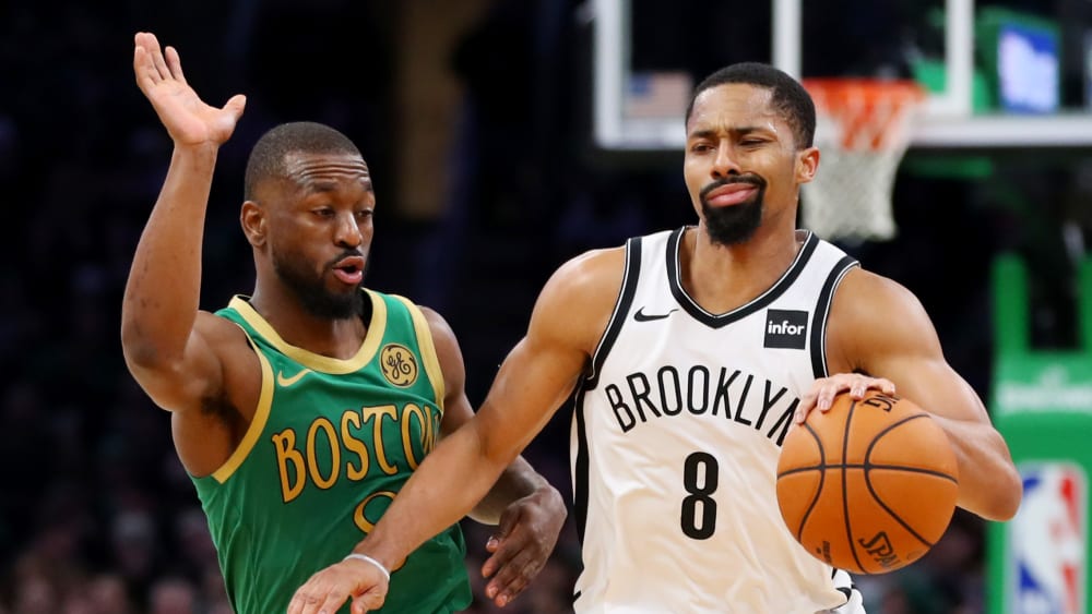 Kemba Walker gegen Spencer Dinwiddie (re.)