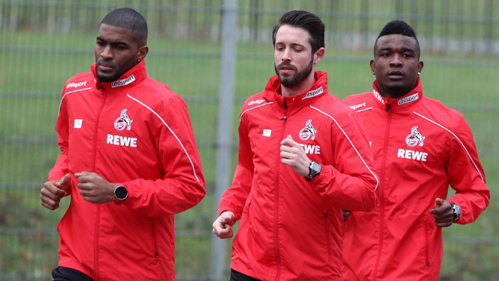 Mark Uth mit Anthony Modeste (li.) und Jhon Cordoba (re.)