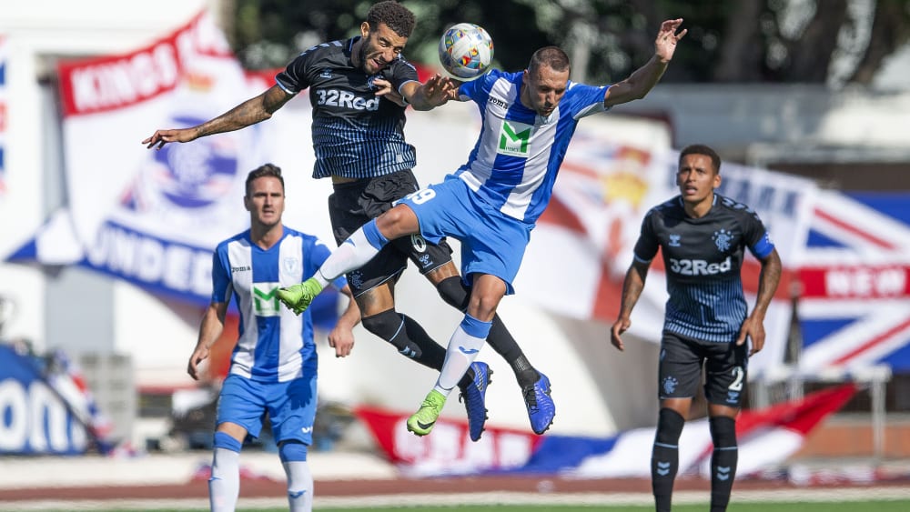 Connor Goldson gegen Juan Pena