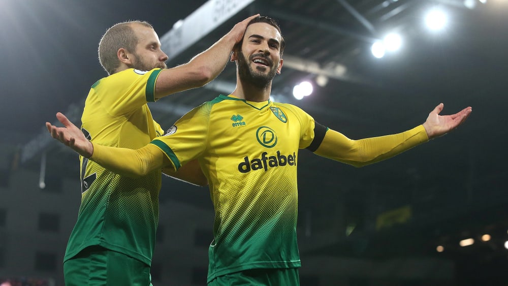 Mario Vrancic (r., mit Teemu Pukki) jubelt gegen Tottenham
