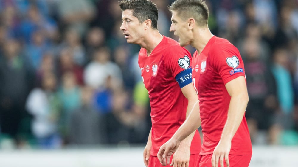 Robert Lewandowski und Krzysztof Piatek spielen zusammen in der polnischen Nationalmannschaft.