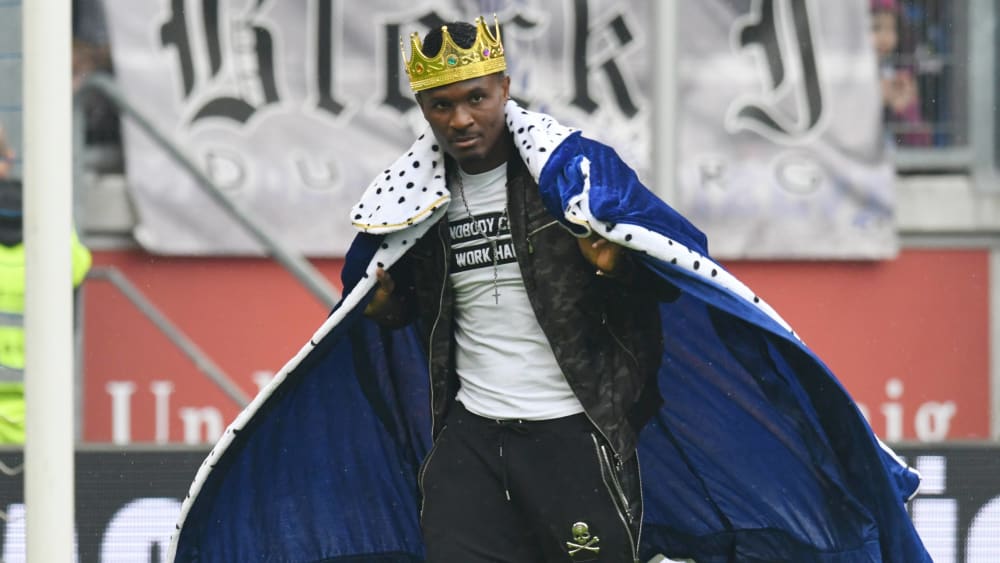 Kingsley Onuegbu bei seiner Verabschiedung vom MSV Duisburg 2018
