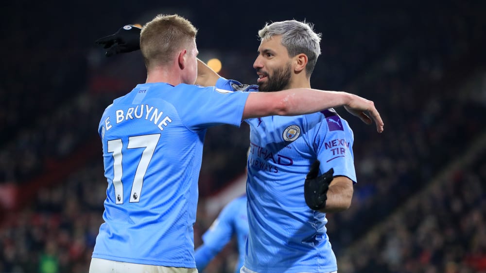 Der Wegbereiter und der Vollstrecker: Kevin De Bruyne und Sergio Aguero bejubeln das entscheidende 1:0 in Sheffield.