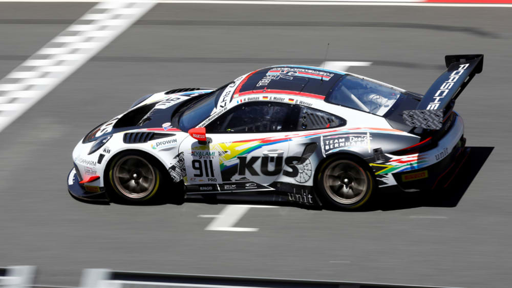 Timo Bernhards Porsche 911 GT3