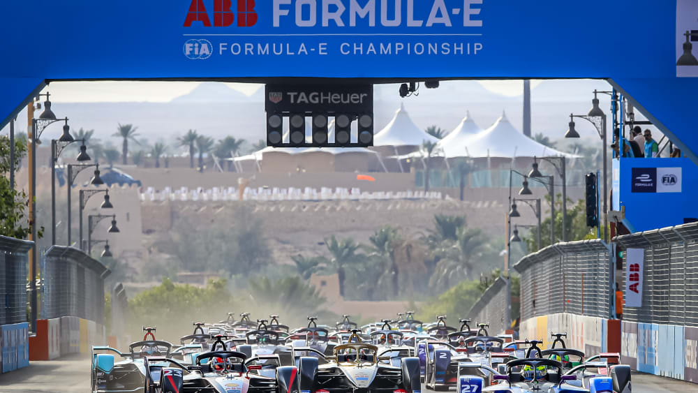 Die Fahrer in der Formel E kämpfen künftig um den FIA-Weltmeistertitel.