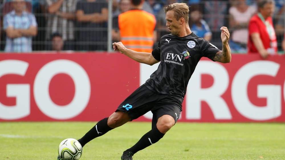 Maurice Pluntke verstärkt die Defensive der Kickers