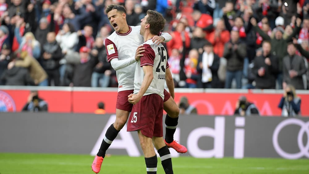 Freudenschreie: Philippe Coutinho und Thomas Müller (r.) beim Torjubel.