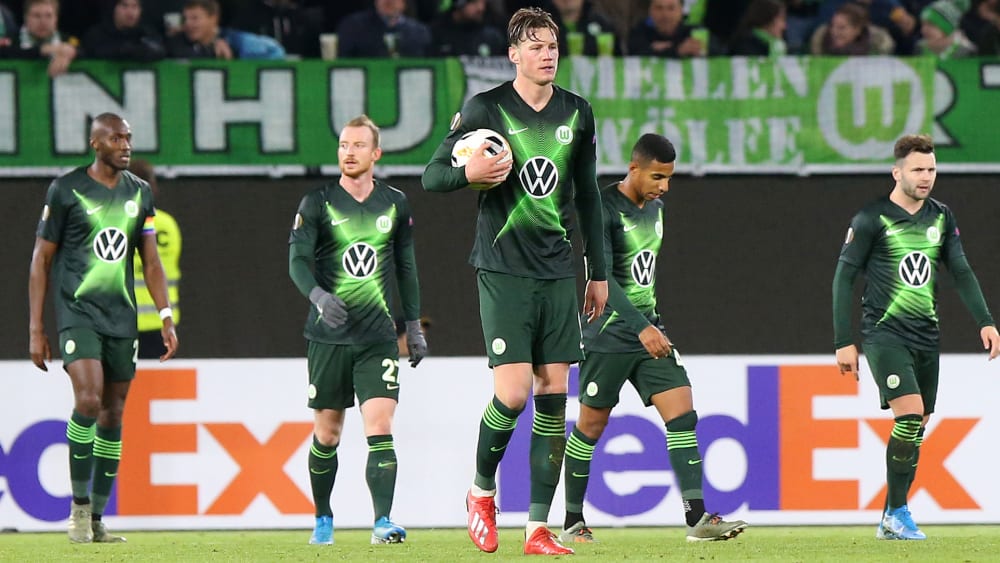 Der VfL Wolfsburg strauchelt: Die Köpfe der Spieler gehen beim ersten Rückschlag nach unten.