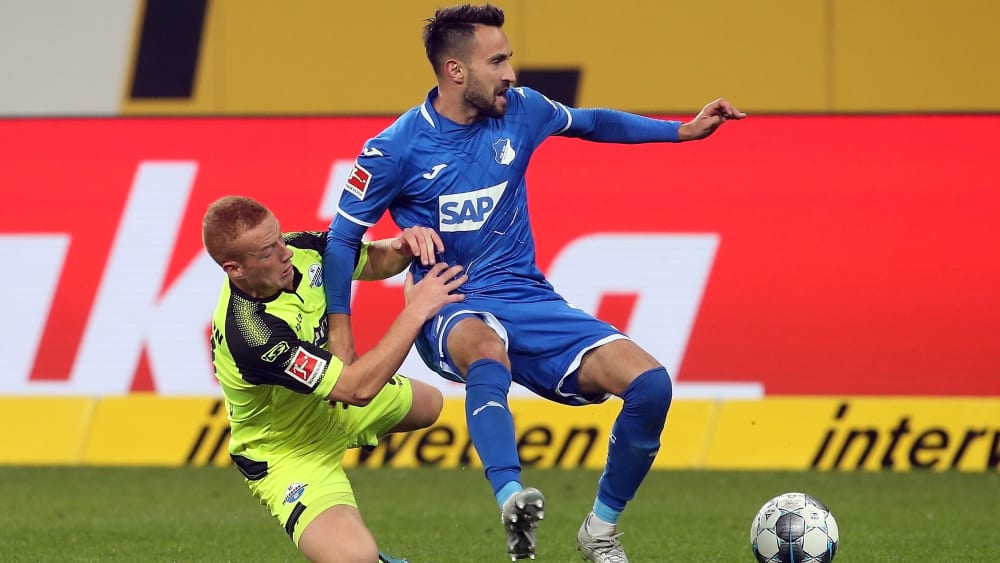 Lukas Rupp im Zweikampf mit Sebastian Vasiliadis