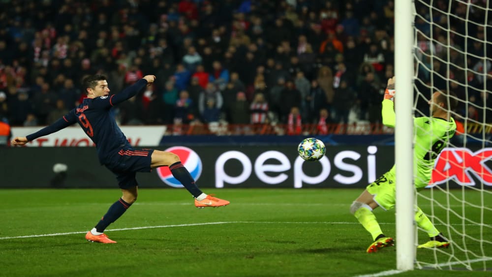 Robert Lewandowski, Milan Borjan (re.)