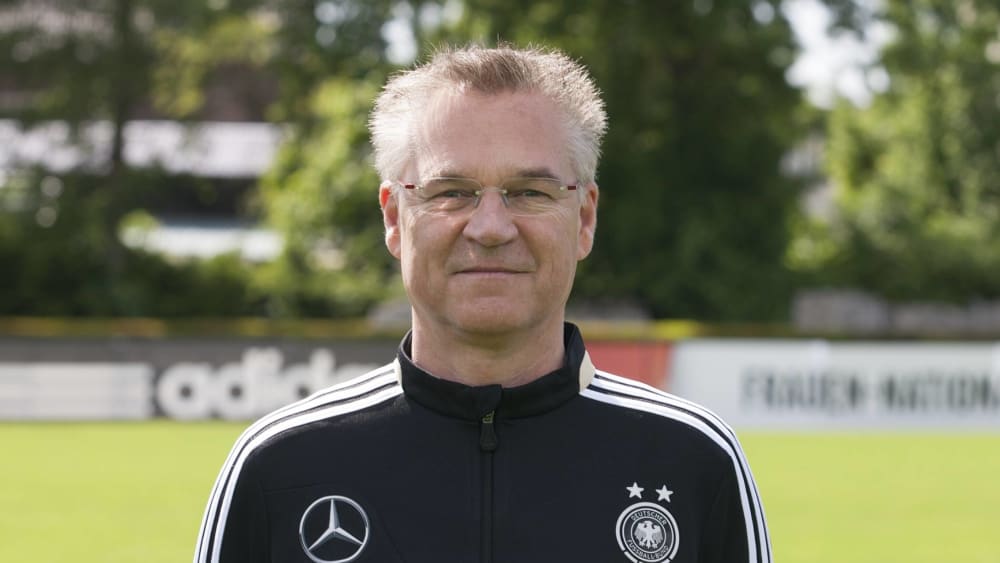 Dr. Bernd Lasarzewski