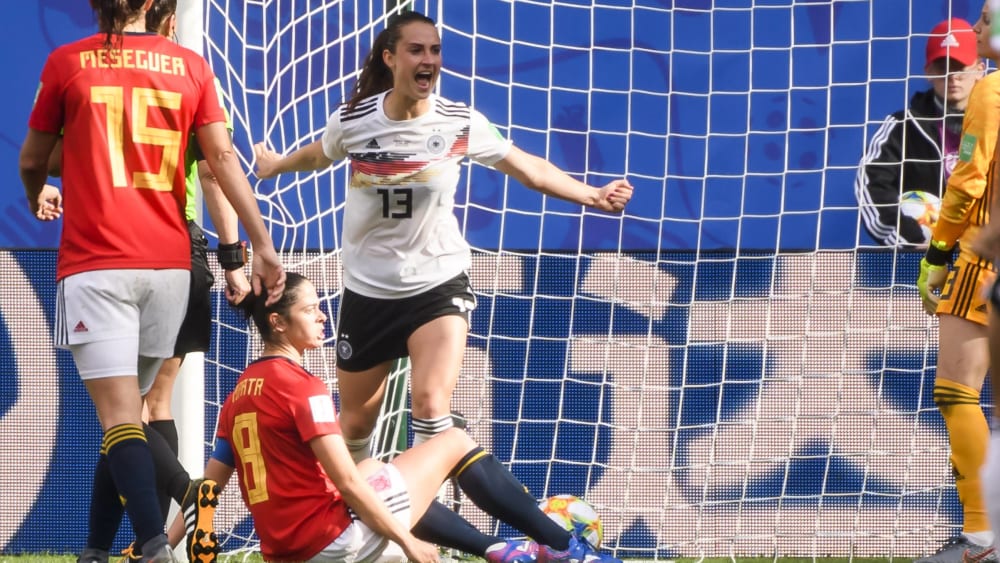 Sara Däbritz jubelt über das Siegtor gegen Spanien.