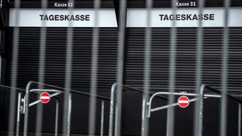 Die Tore bleiben zu: Die Vereine bangen um Millioneneinnahmen.
