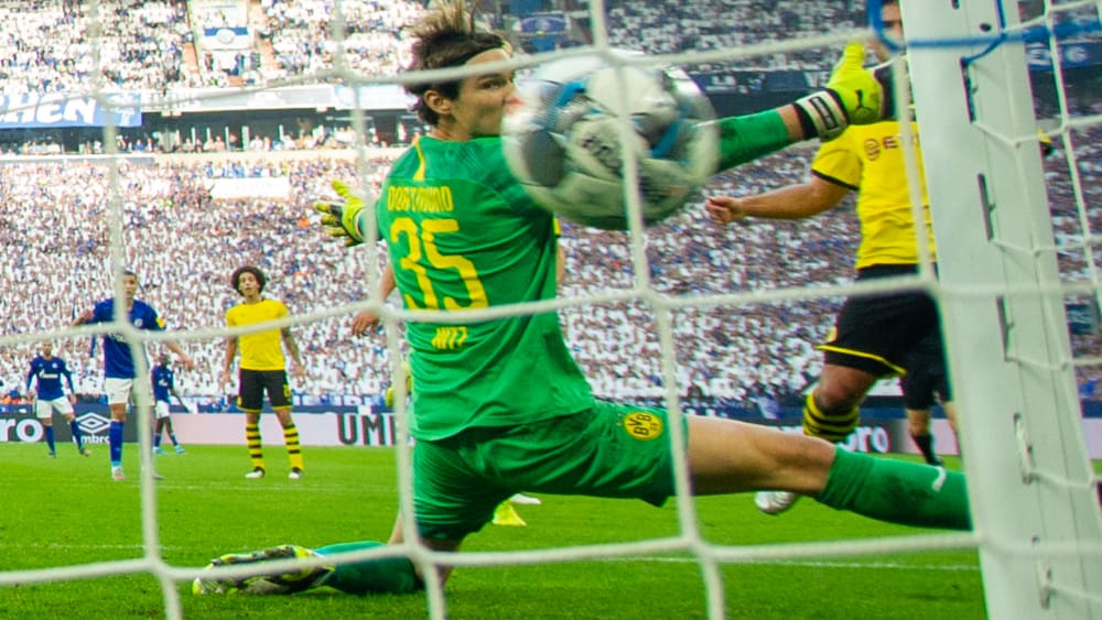 Zu-Null im Derby auf Schalke: Dortmunds Keeper Marwin Hitz.